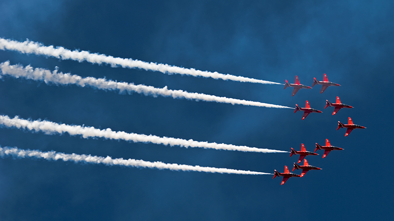 110_Radom_Air Show_Red Arrows na British Aerospace Hawk T1.jpg